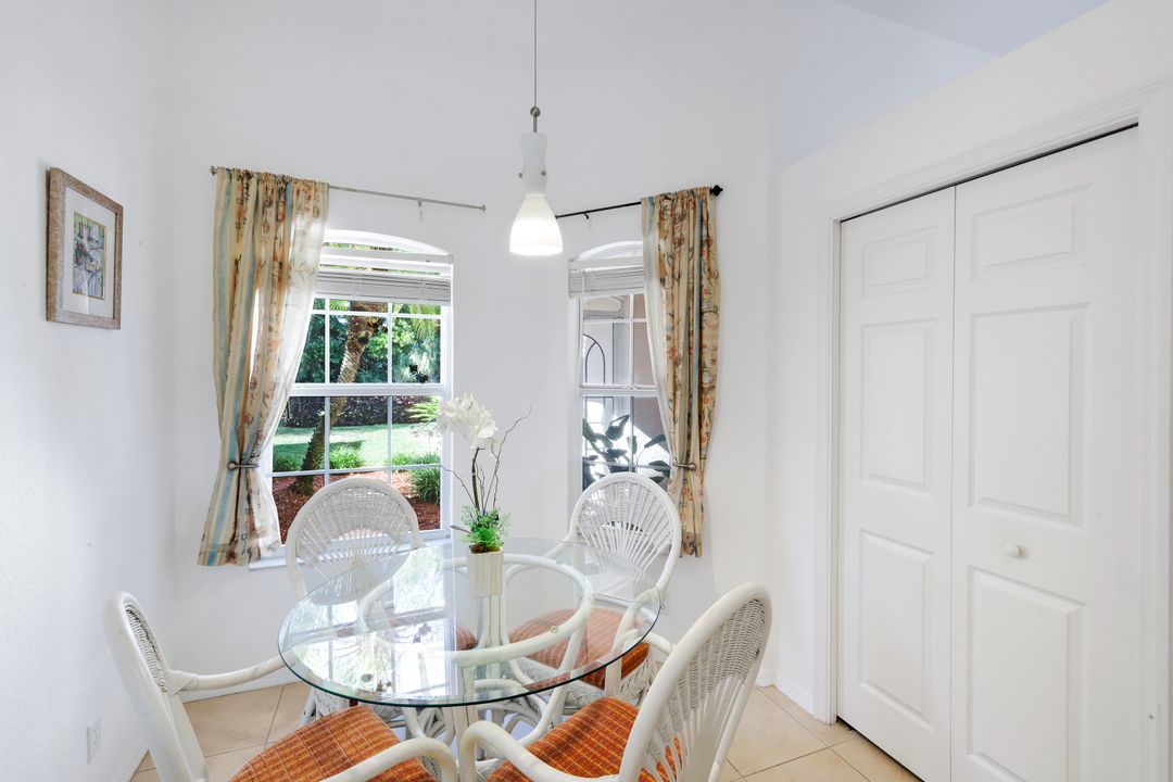 7755 Berkshire Pines Dr, Naples, FL 34104