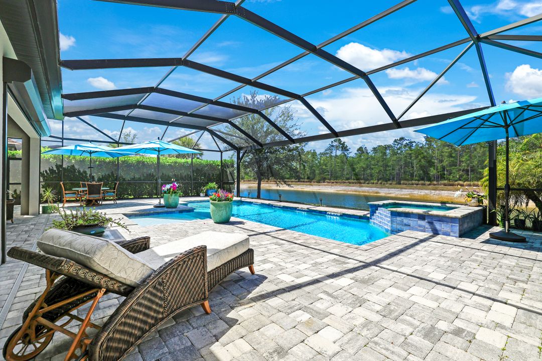 7597 Blackberry Dr, Naples, FL 34114