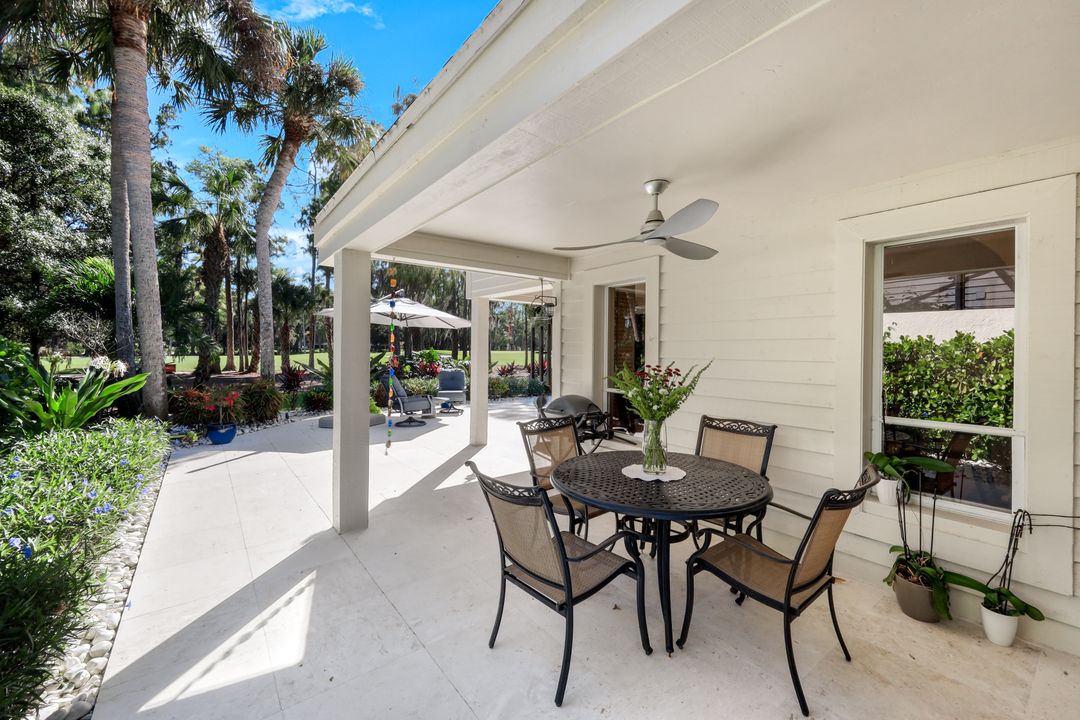 370 Edgemere Way N, Naples, FL 34105