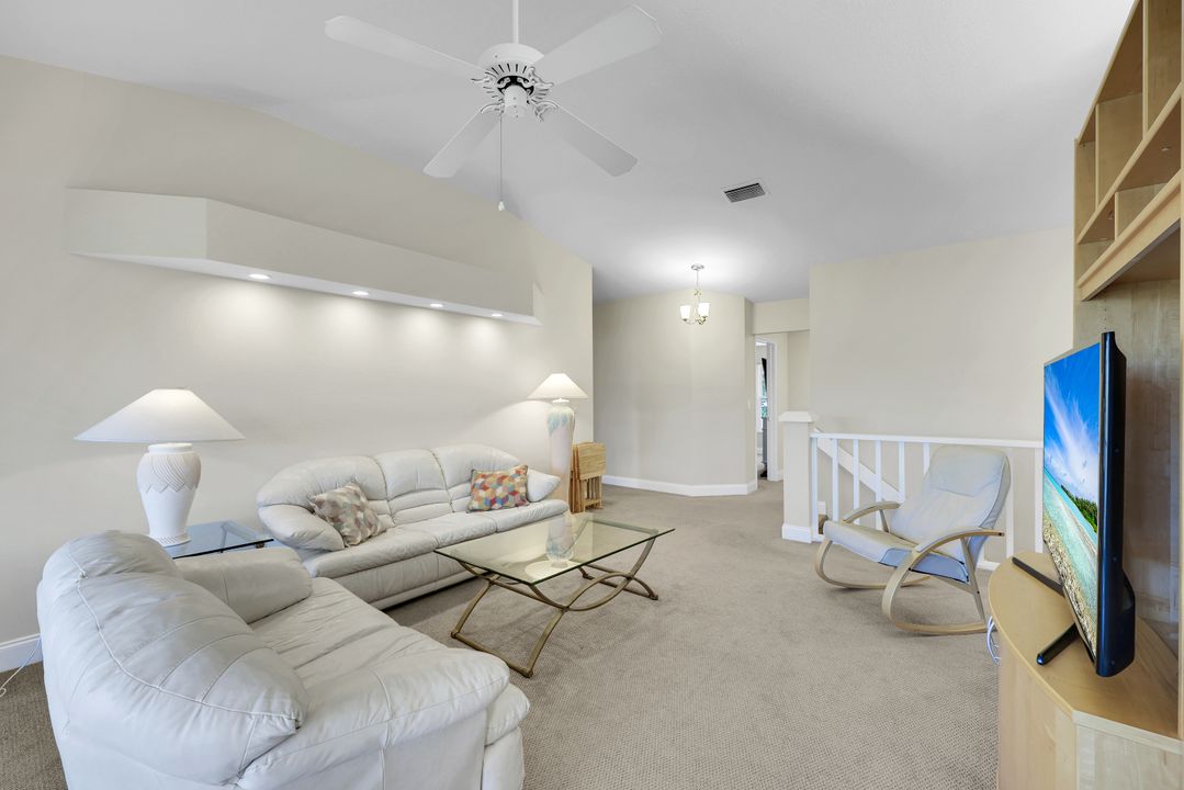 351 Emerald Bay Cir #R-5, Naples, FL 34110