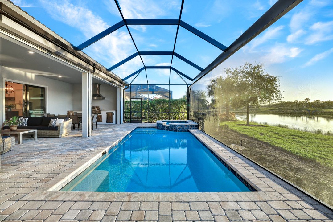 9493 Night Heron Ln, Naples, FL 34120