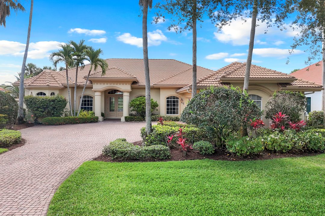 22949 Shady Knoll Dr, Bonita Springs, FL 34135