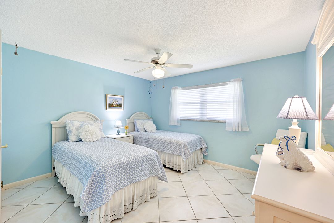 2000 Alamanda Dr #104, Naples, FL 34102