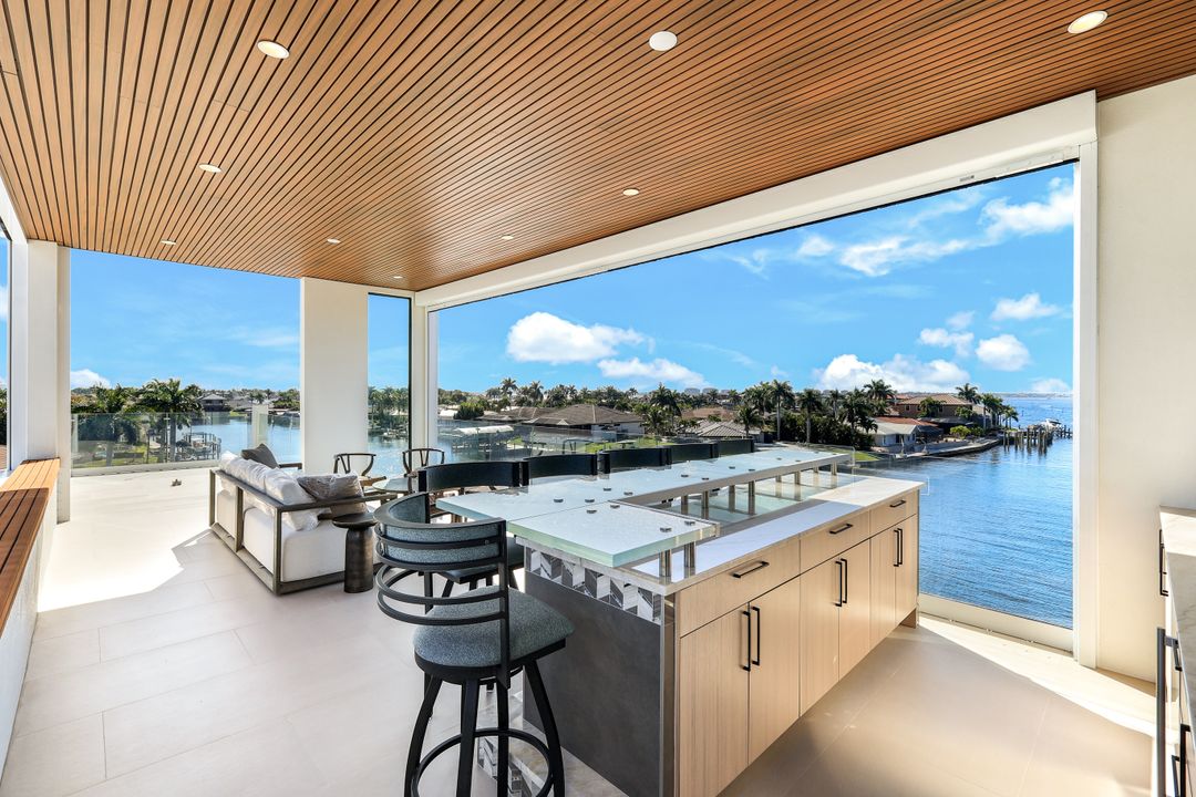 5384 Colonade Ct, Cape Coral, FL 33904