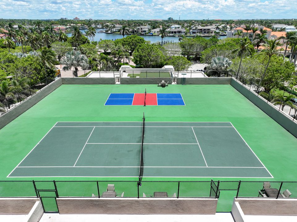 4551 Gulf Shore Blvd N #1003, Naples, FL 34103