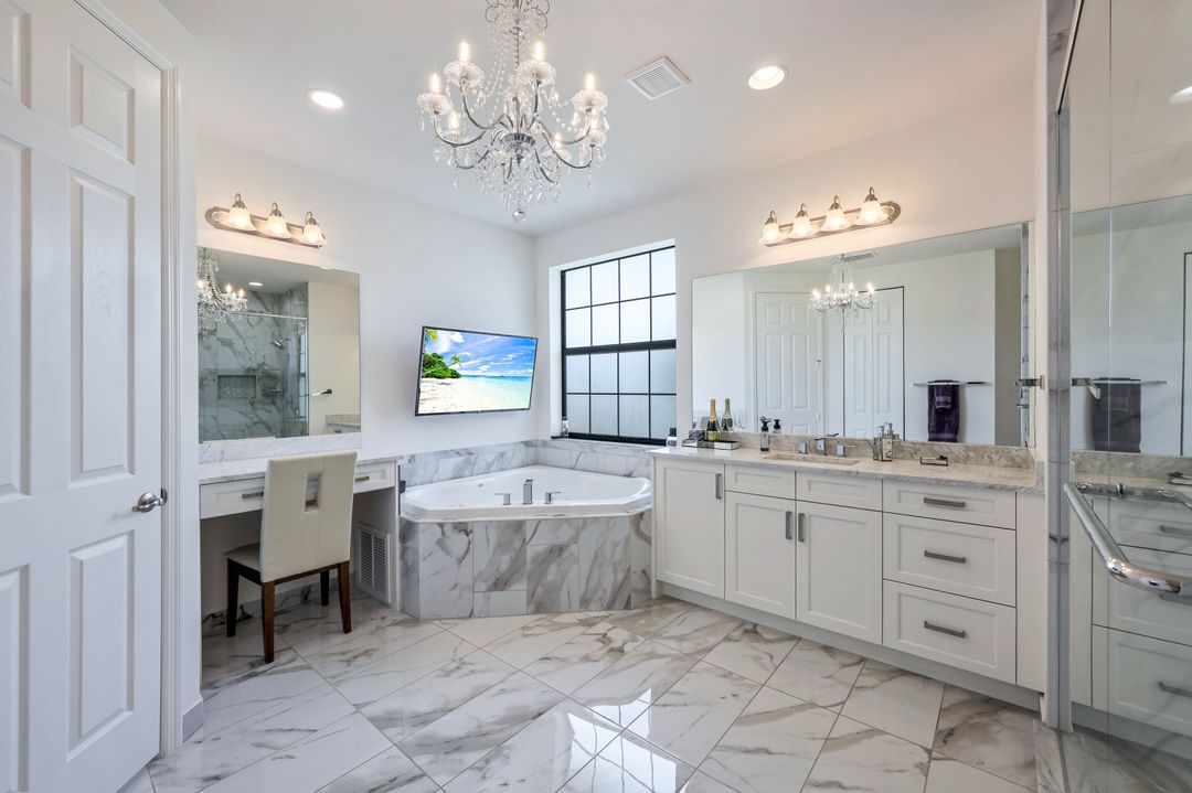 10059 Chesapeake Bay Dr, Fort Myers, FL 33913