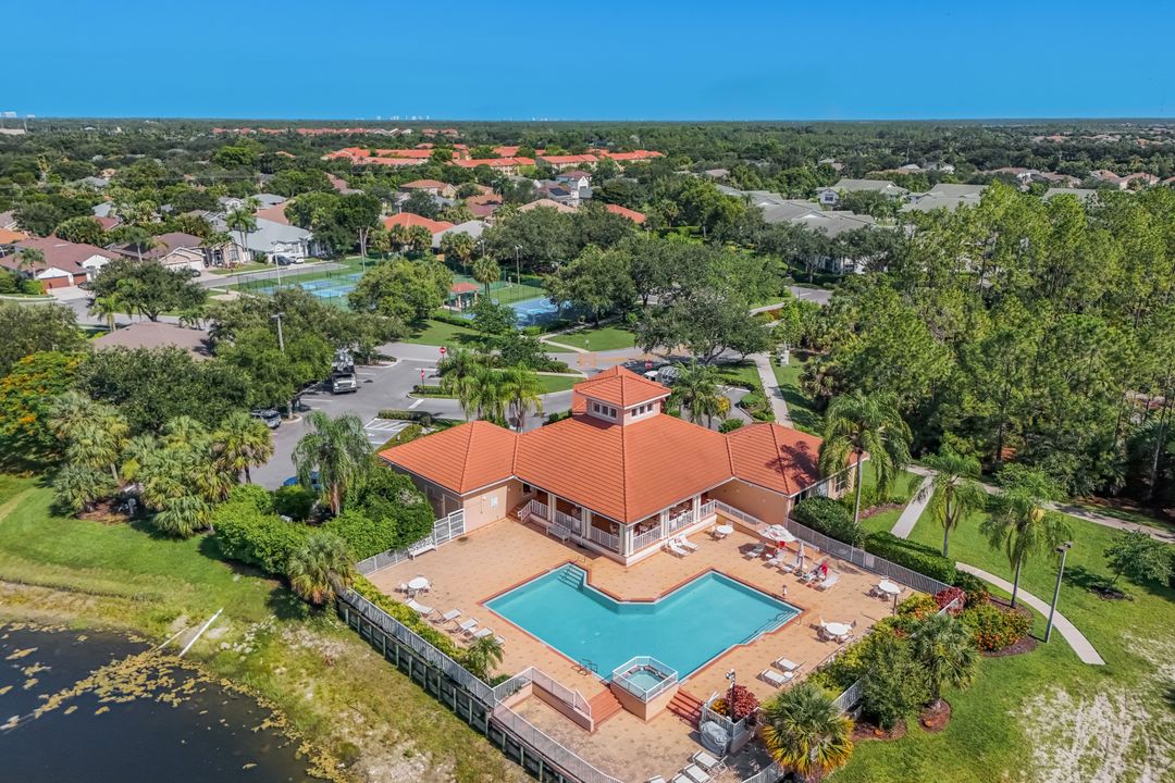 88 Burnt Pine Dr, Naples, FL 34119