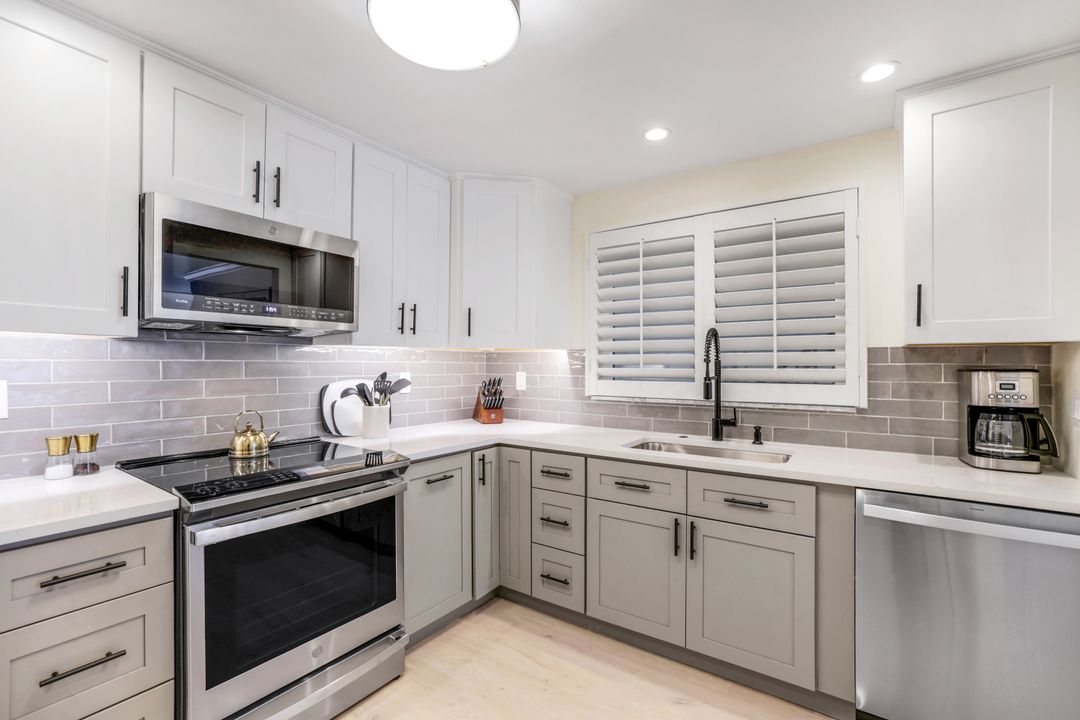 4150 Crayton Rd #B2, Naples, FL 34103