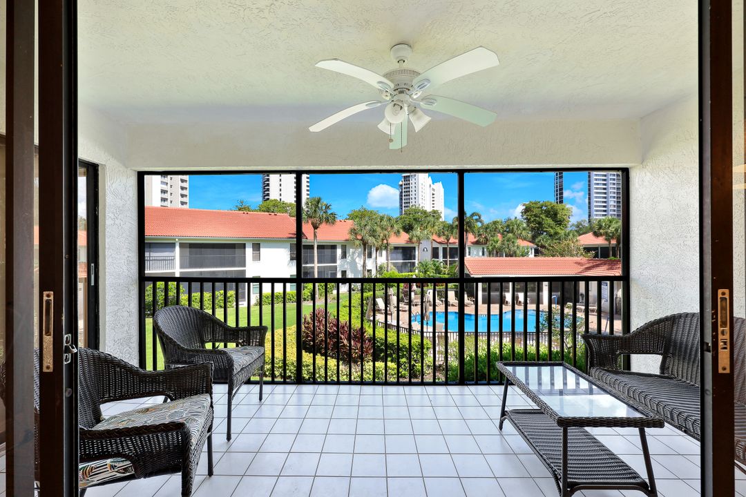 613 Serendipity Dr, Naples, FL 34108