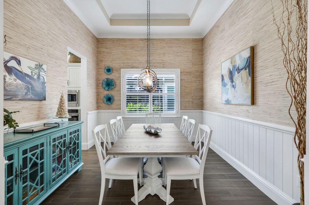 6460 Pembroke Wy, Naples, FL 34113