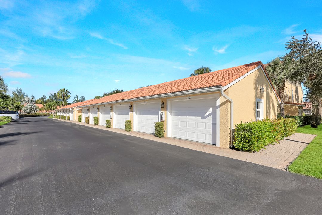 2375 Bayou Ln #4, Naples, FL 34112