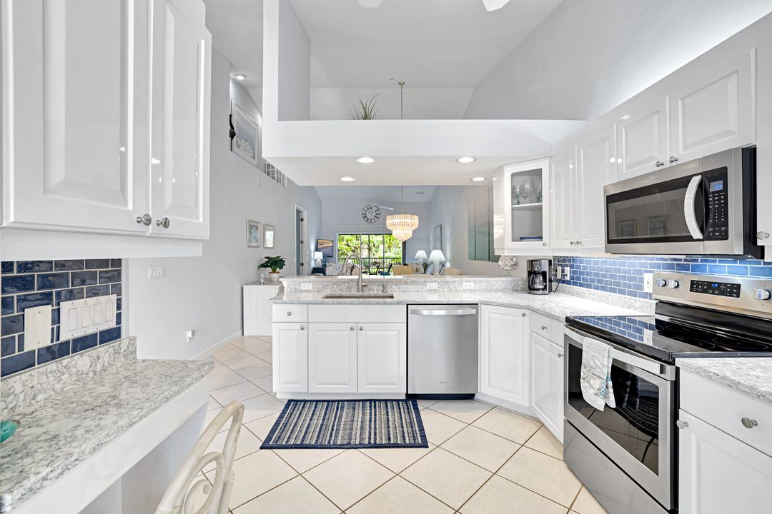 1940 Cascades Dr #8, Naples, FL 34112