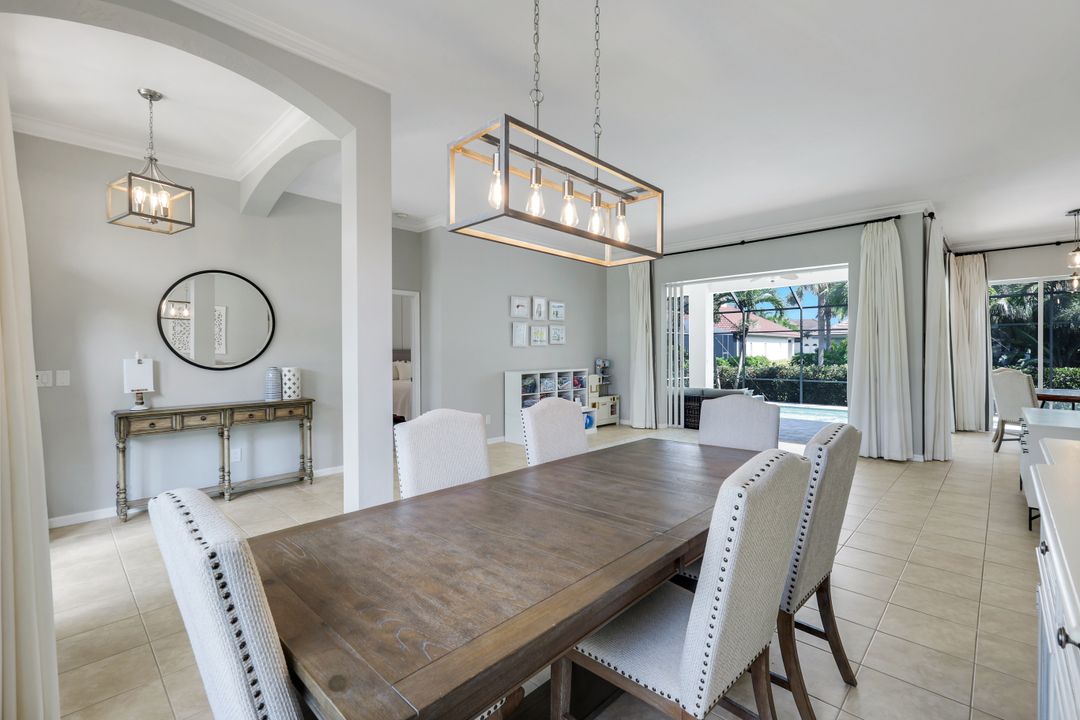 8748 S Lake Cir, Fort Myers, FL 33908