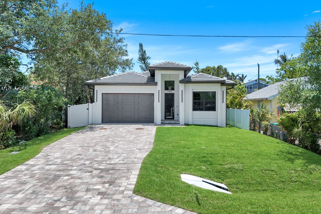1312 Trail Terrace Dr, Naples, FL 34103