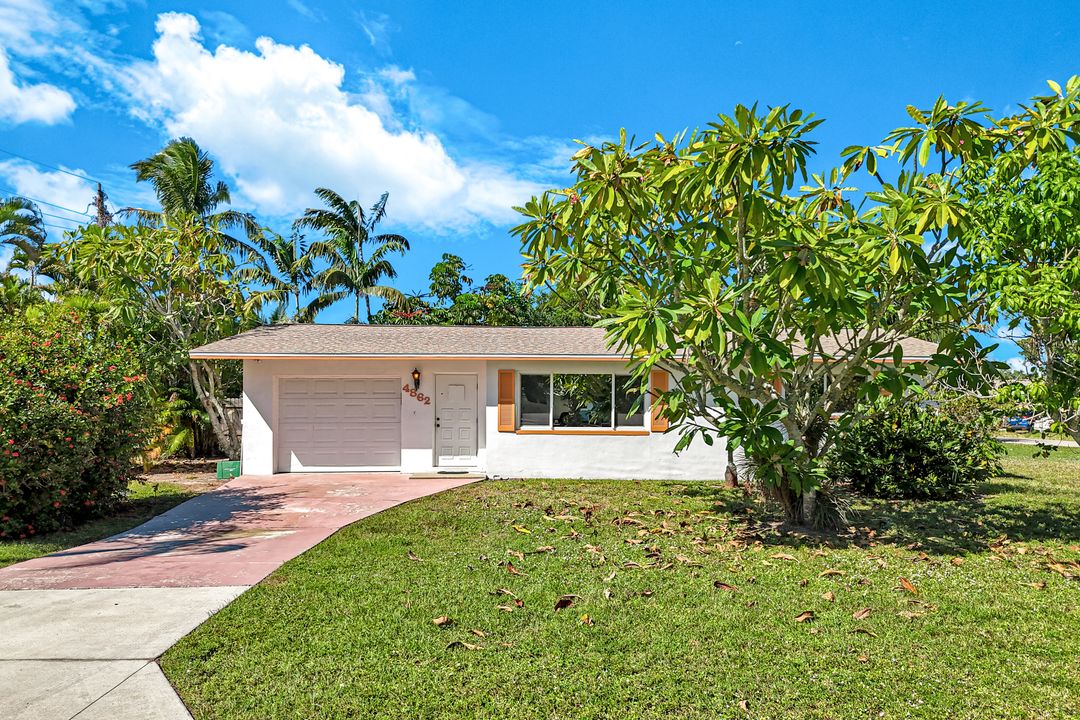 4862 Catalina Dr, Naples, FL 34112