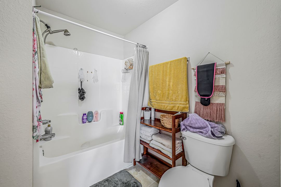 242 North Ave, Lehigh Acres, FL 33936