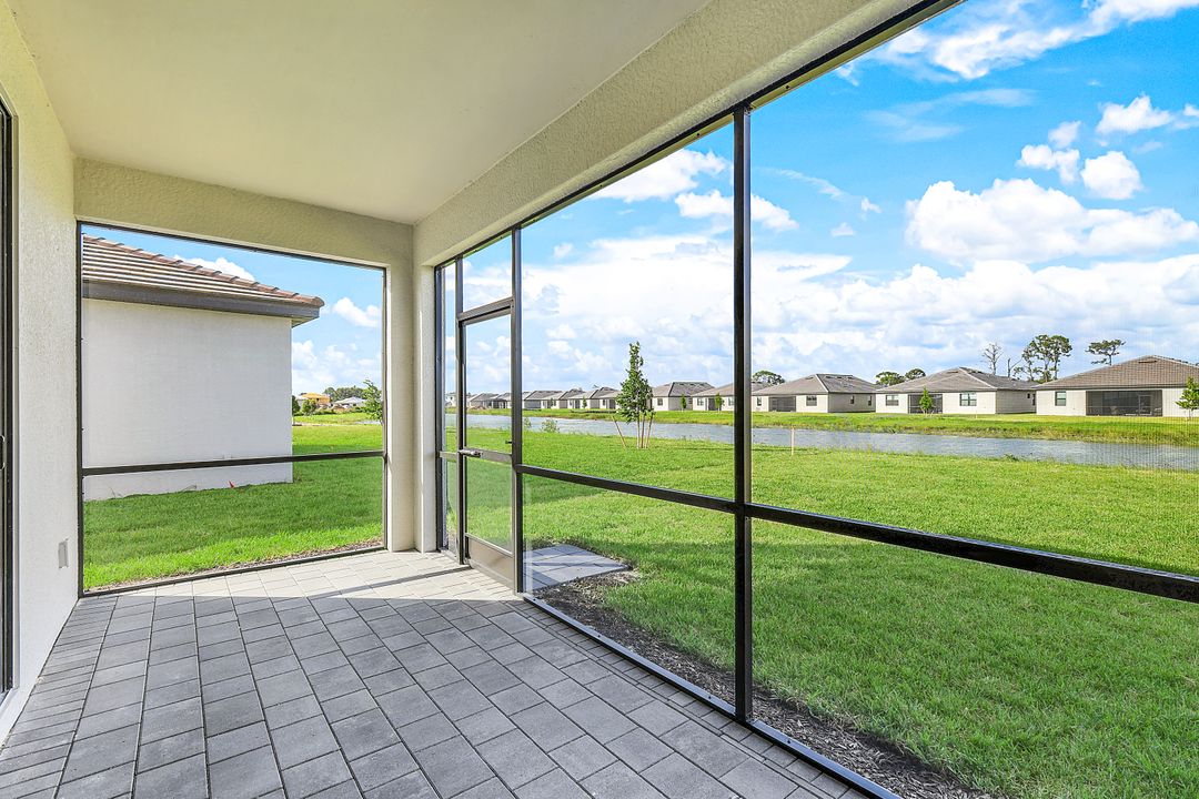 13838 Hunter Oak Dr, Fort Myers, FL 33913