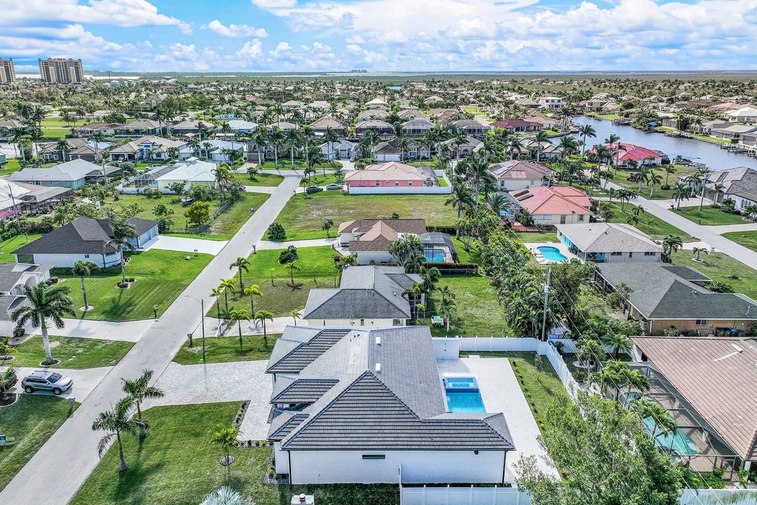 5240 SW 19th Pl, Cape Coral, FL 33914