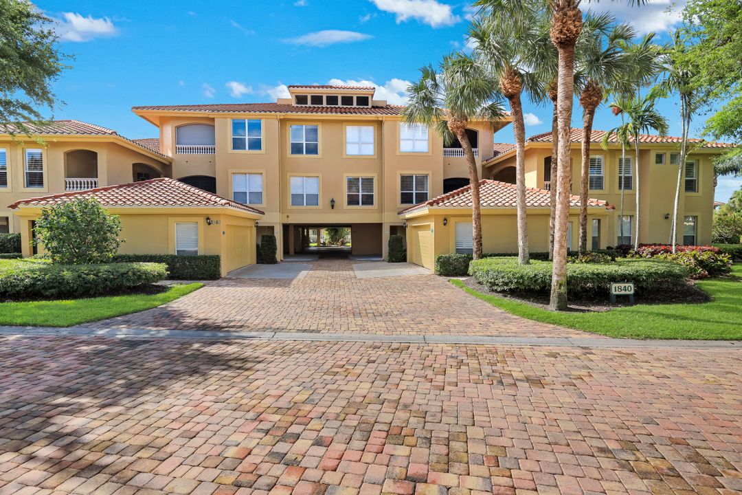 1840 Les Chateaux Blvd #4-201, Naples, FL 34109