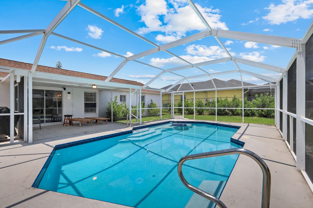 1307 SW 43rd Ln, Cape Coral, FL 33914