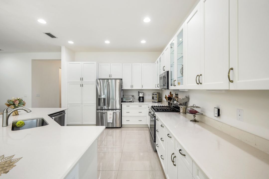 28604 Moraga Ln, Bonita Springs, FL 34135