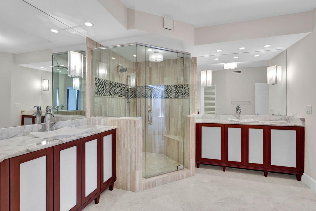 9811 Gulf Shore Dr #203, Naples, FL 34108