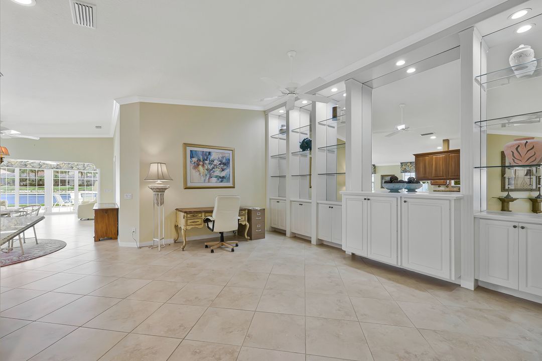 5386 Guadeloupe Way, Naples, FL 34119