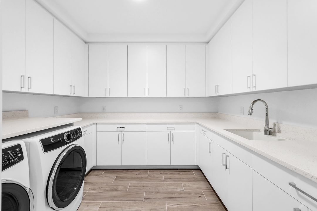 1130 3rd Ave S #211, Naples, FL 34102