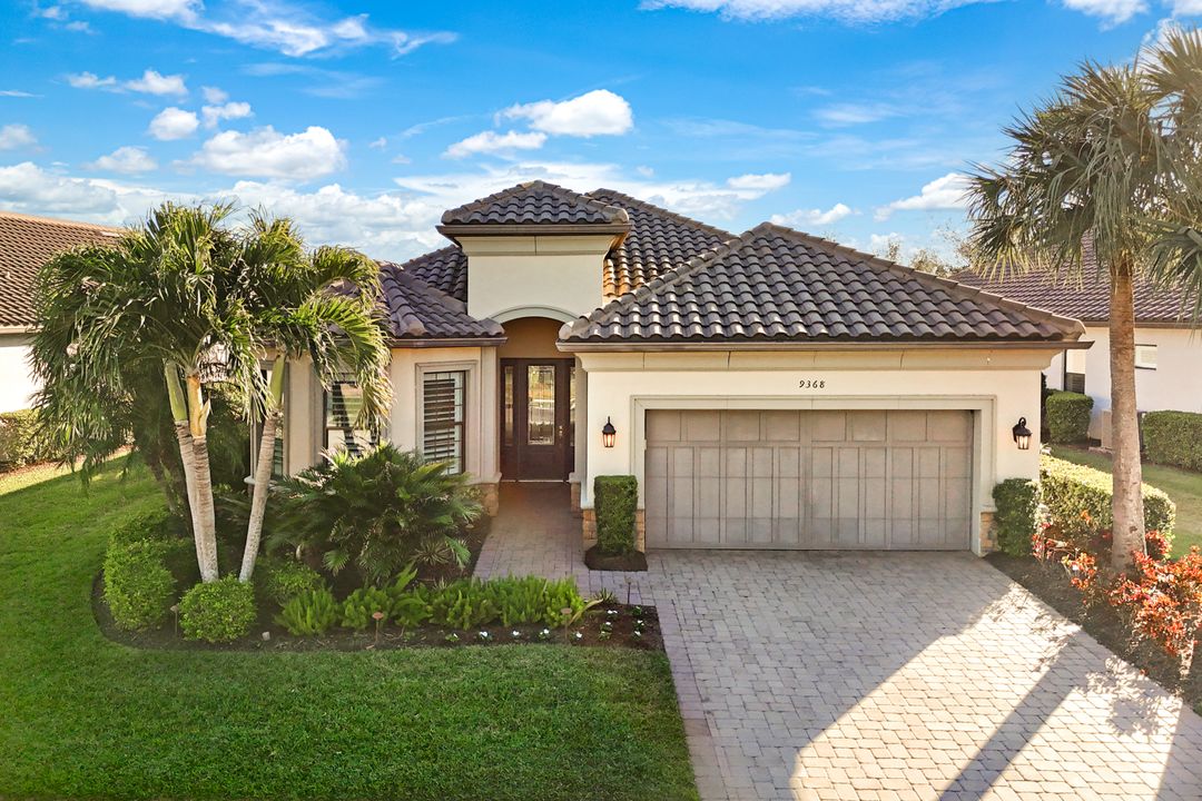9368 Terresina Dr, Naples, FL 34119