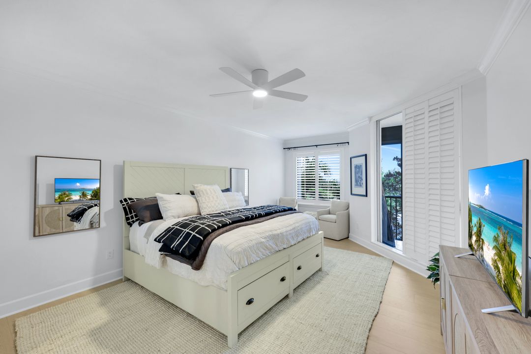 8720 Bay Colony Dr #404, Naples, FL 34108