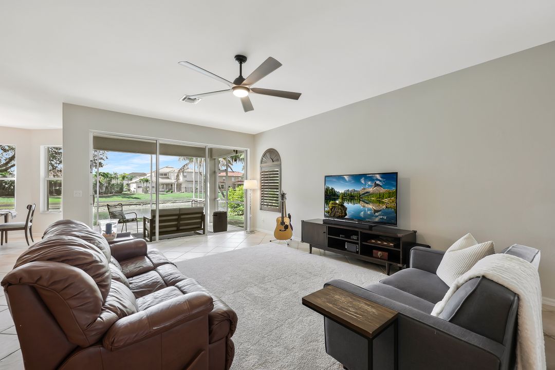 8301 Laurel Lakes Way, Naples, FL 34119