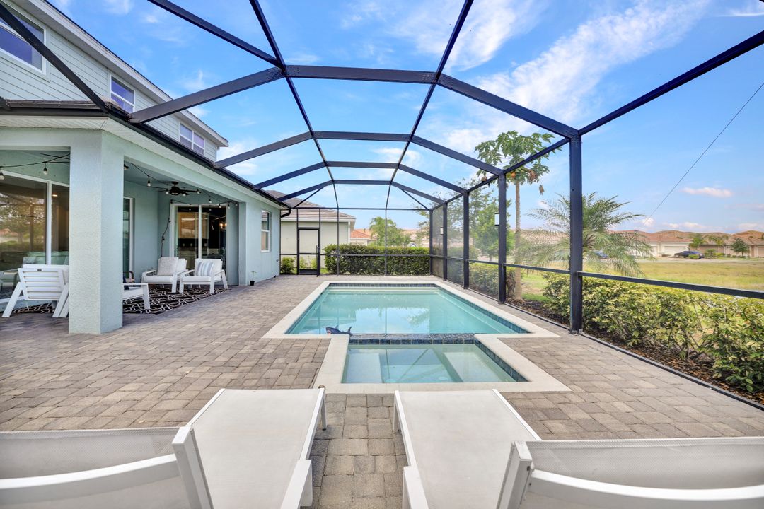 2369 Tangerine Ln, Naples, FL 34120
