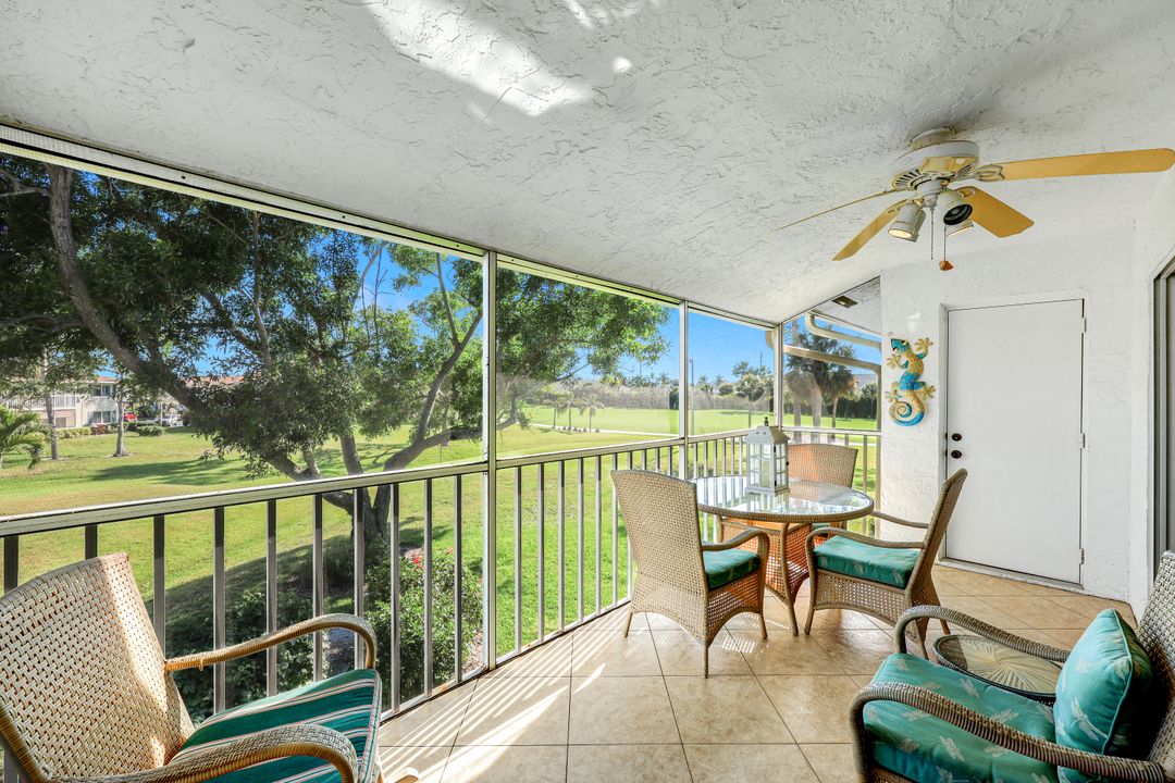 261 Memory Ln #4, Naples, FL 34112