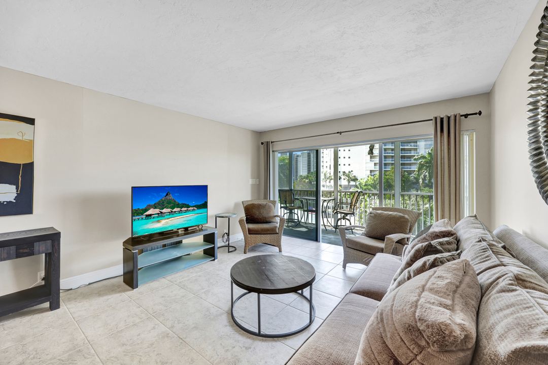 1 Bluebill Ave #409, Naples, FL 34108