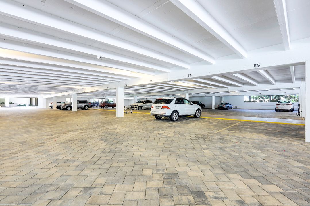 4551 Gulf Shore Blvd N  #301, Naples, FL 34103