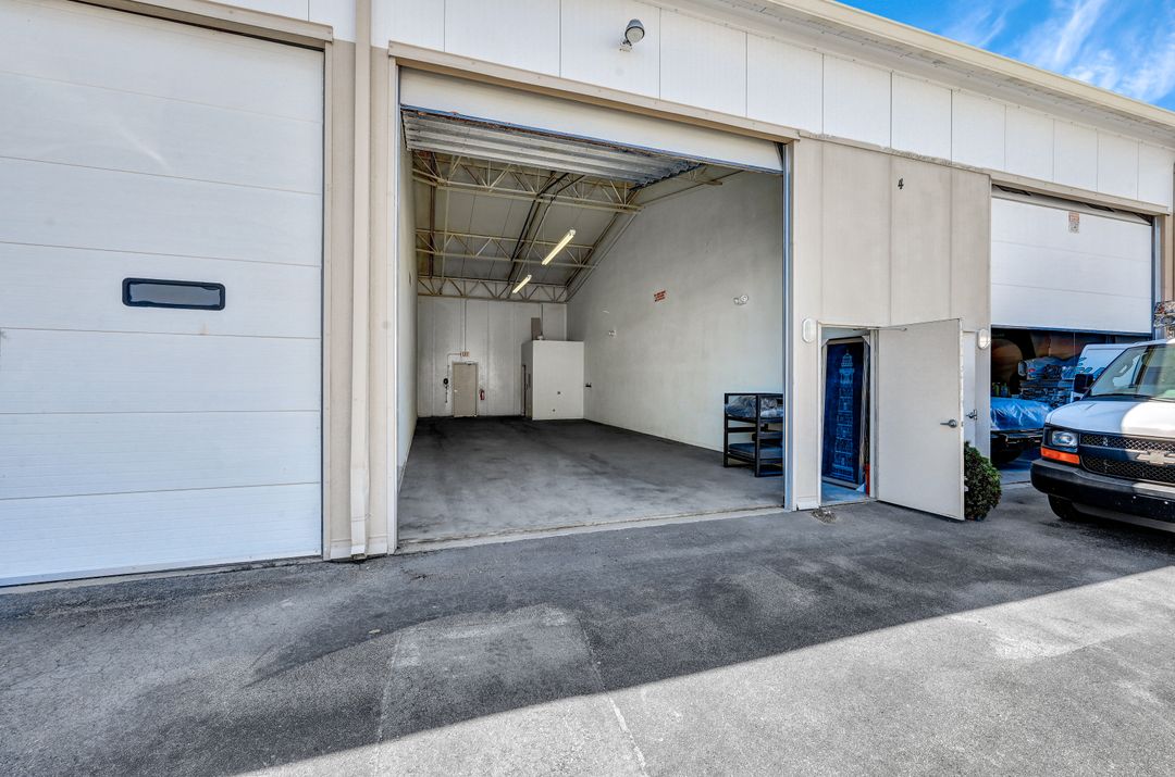 195 Basik Dr #403, Naples, FL 34114