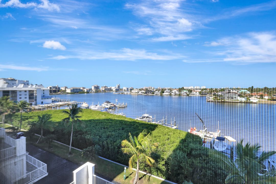 410 Flagship Dr #501, Naples, FL 34108