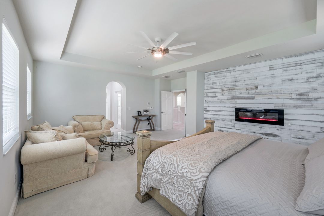 1776 Birdie Dr, Naples, FL 34120