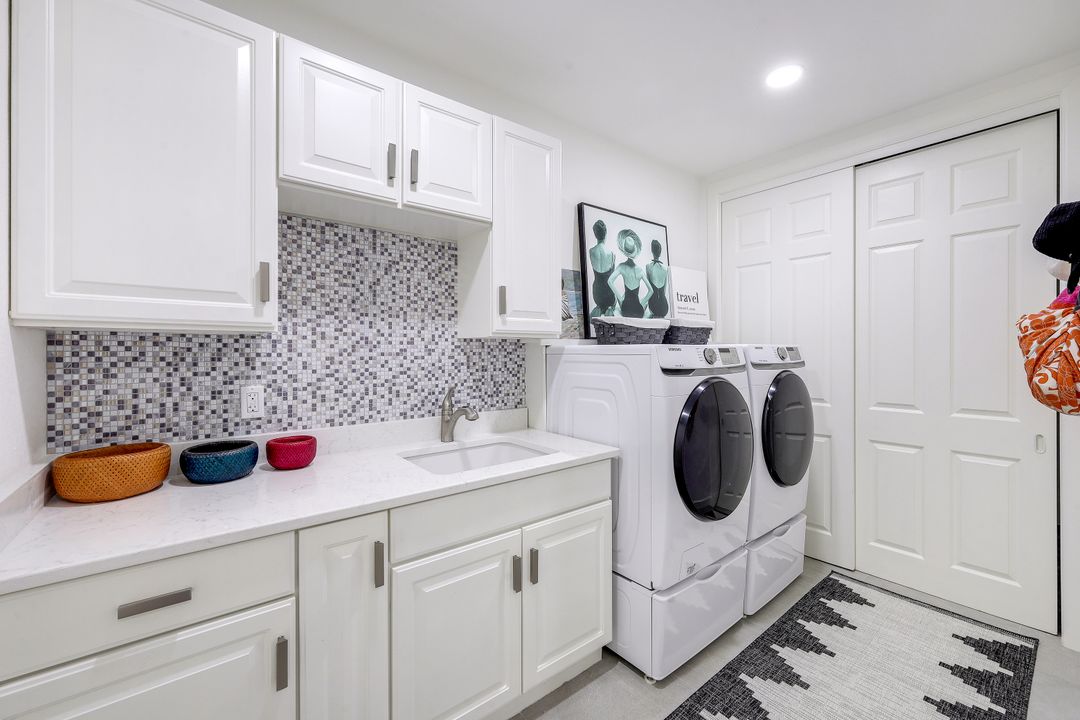 8637 Champions Point #901, Naples, FL 34113