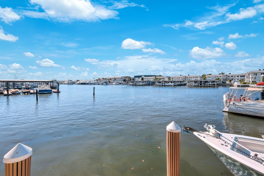 800 River Point Dr #212, Naples, FL 34102