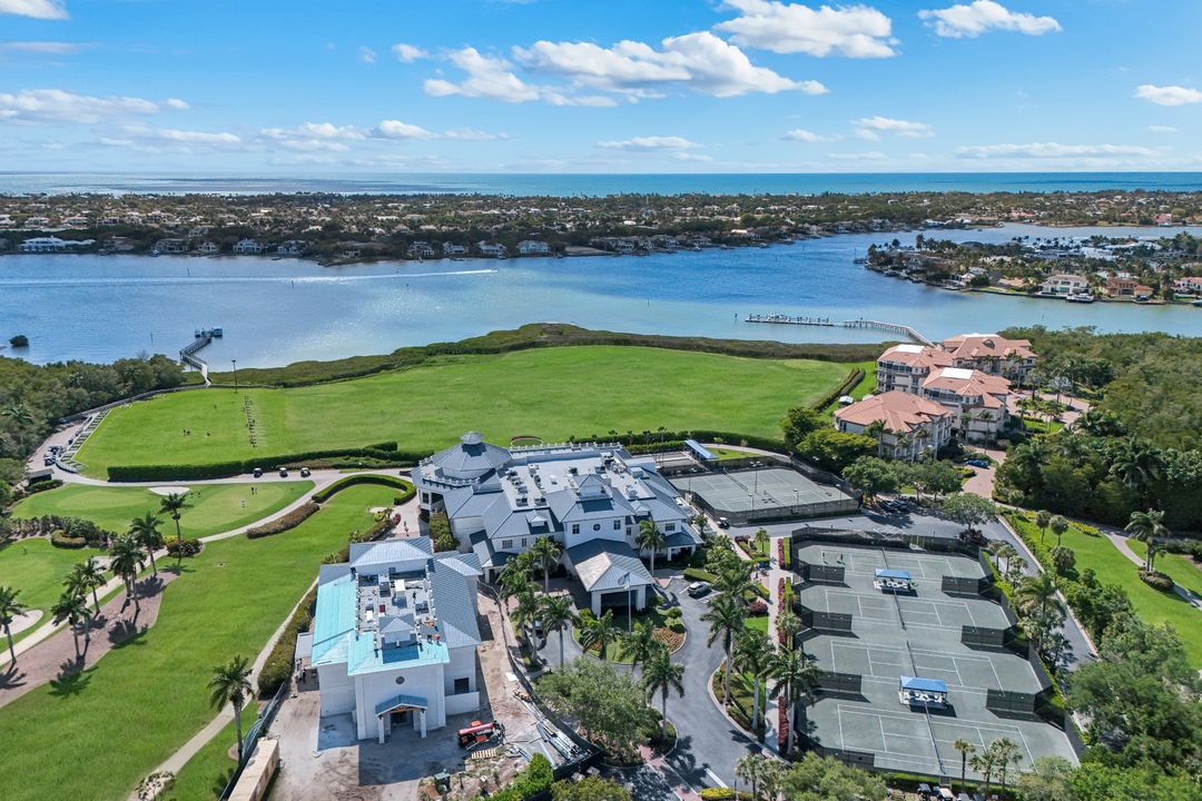 4959 Bollard Ct, Naples, FL 34112