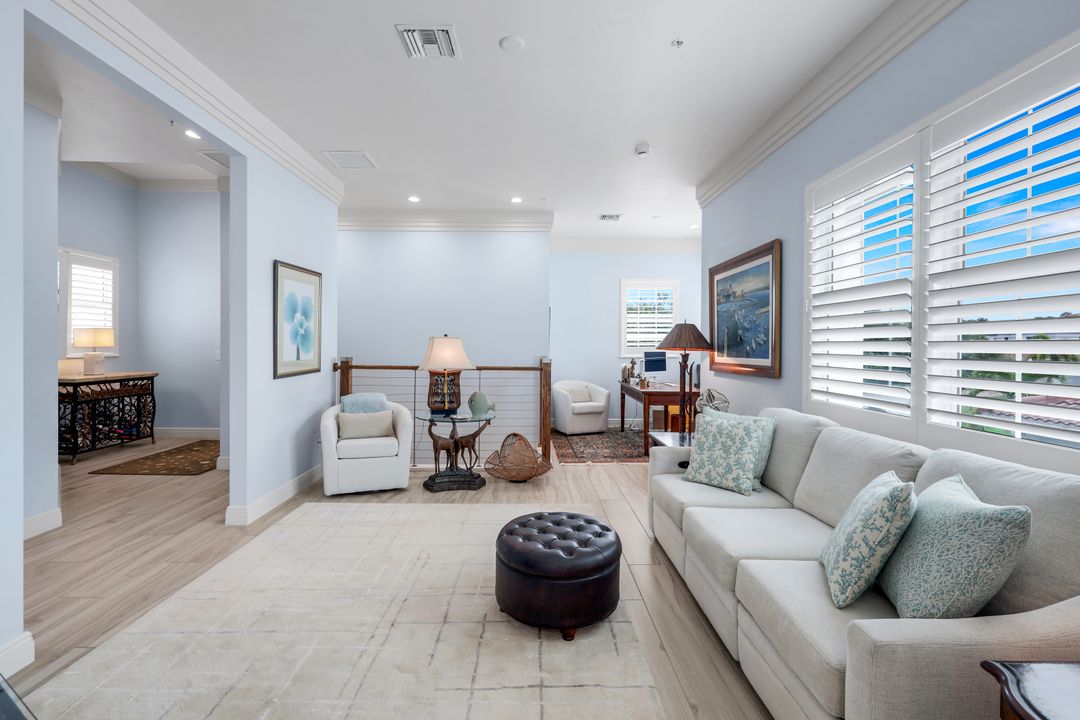 608 El Camino Real #201, Naples, FL 34119