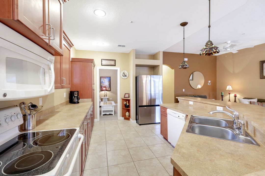 8721 Piazza Del Lago Cir #205, Estero, FL 33928