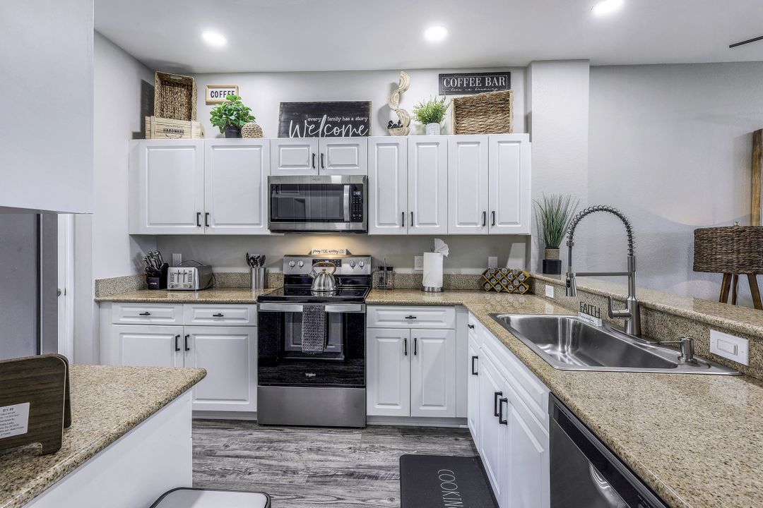 7950 Mahogany Run Ln #422, Naples, FL 34113