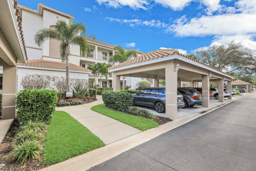 8253 Parkstone Pl #206, Naples, FL 34120