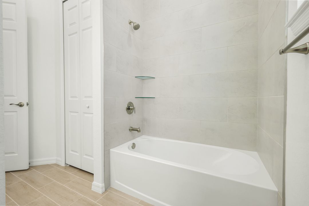 4817 Pelican Blvd, Cape Coral, FL 33914