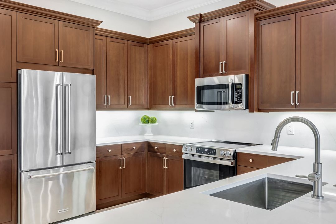 3706 Pleasant Springs Dr, Naples, FL 34119