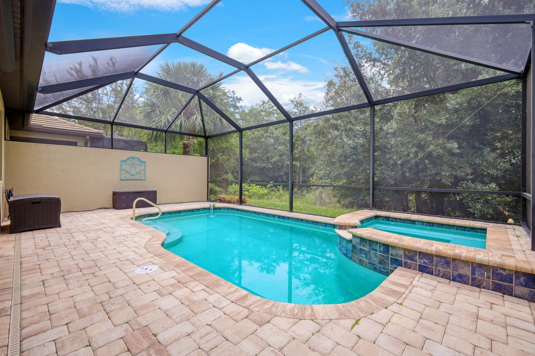 7175 Live Oak Dr, Naples, FL 34114