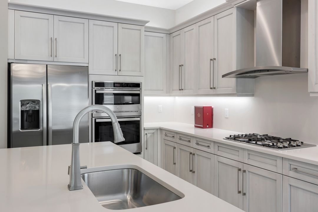 11855 Gardenia Ave, Naples, FL 34120