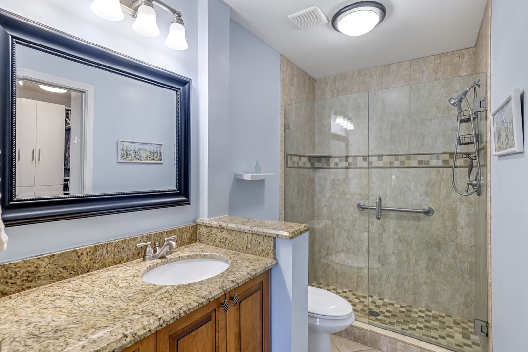 6860 Dennis Cir #K-204, Naples, FL 34104